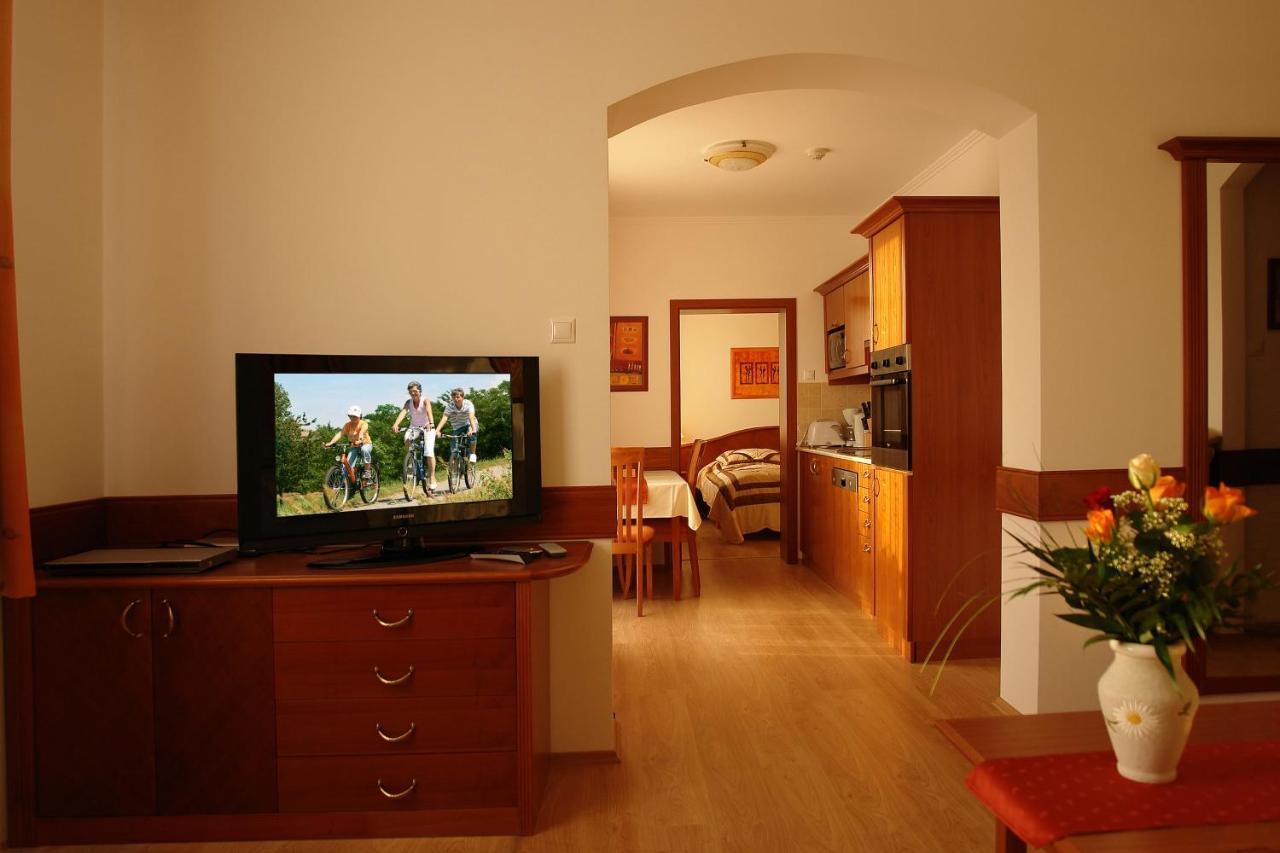 Szerencsemak Panzio Apartment Kehidakustány Екстериор снимка
