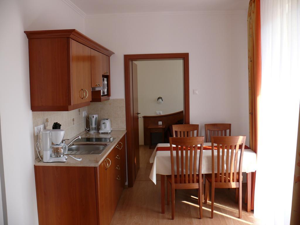 Szerencsemak Panzio Apartment Kehidakustány Стая снимка