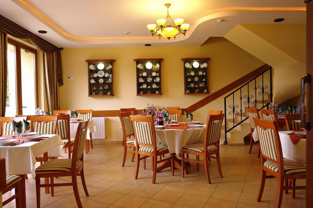 Szerencsemak Panzio Apartment Kehidakustány Екстериор снимка